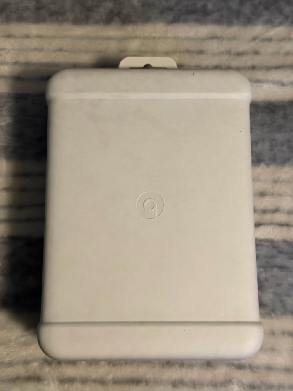 Beats by Dre White Charging Case with Subtle Logo
